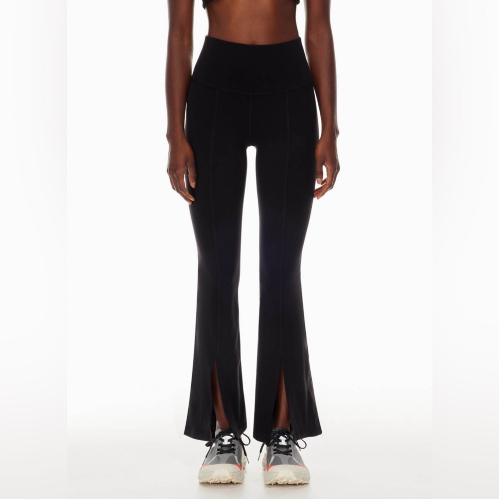 Aritzia TnAction TNA Butter Atmosphere Split High rise legging